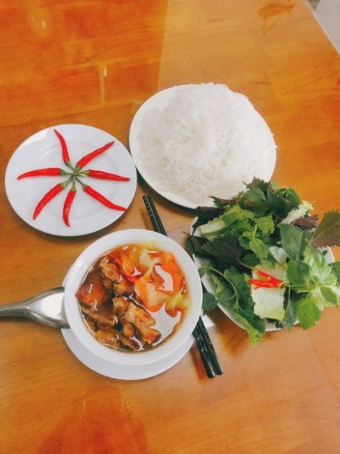 Bún Chả Khuyên - Hương Vị Quen Thuộc, Trải Nghiệm Mới Lạ